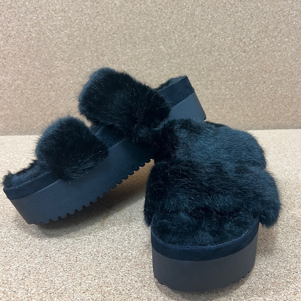 Madden girl women black faux fur furbee platform sandal size 9 NWOT